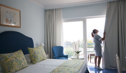 Habitación Confort con 1 cama doble o 2 individuales, balcón, vistas al mar