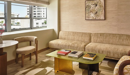Suite, 1 cama de matrimonio grande, vistas a la ciudad