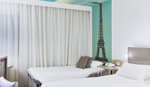 Habitación (Adjacent Rooms / Chambres Adjacentes)