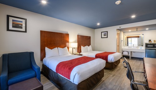 Habitación estándar, 2 camas dobles, no fumadores, frigorífico y microondas (Single Use)