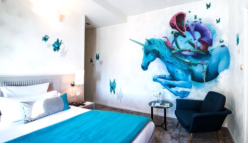 Habitación superior con 1 cama doble o 2 individuales (Arty)