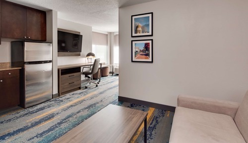 Habitación estándar, 1 cama de matrimonio grande, no fumadores (Larger Room;with Sofabed)