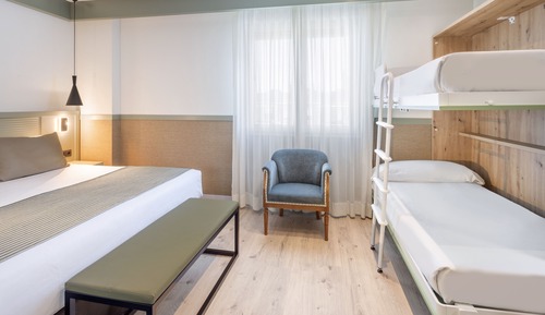 Habitación familiar (2 Adults + 2 Children)