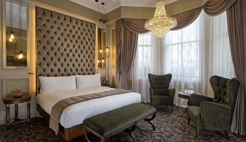 Suite (Alexander Suite)