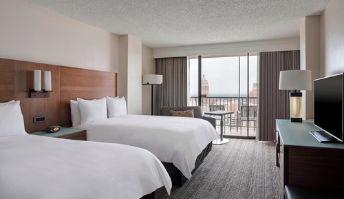 Habitación, 2 camas dobles, balcón (Hearing Accessible)