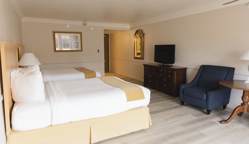 Habitación ejecutiva, 2 camas de matrimonio, en una planta alta