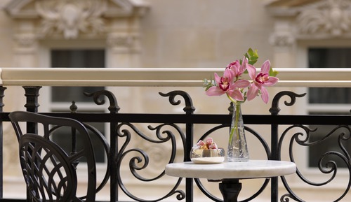 Deluxe Pera Side Room with King Bed