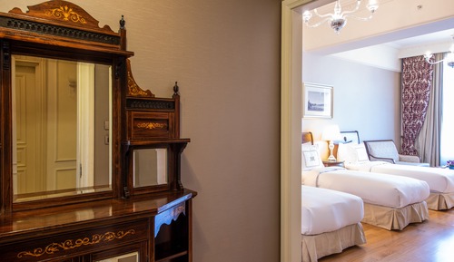 Grand Pera Studio Triple Room