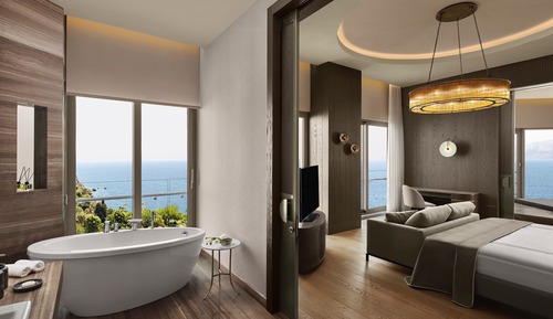 Panorama Suite (Urban Chic Lounge Access)