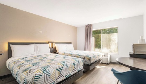 Habitación estándar, 2 camas dobles, fumadores