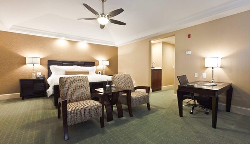 Suite (Charles Towne Boutique)