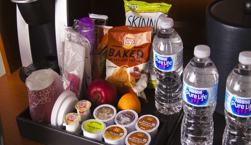 Habitación, 1 cama de matrimonio grande (Drinks & Snacks)