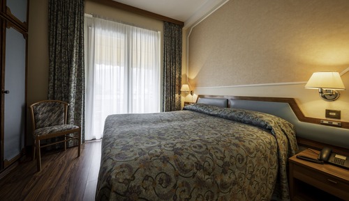 Habitación estándar con 1 cama doble o 2 individuales