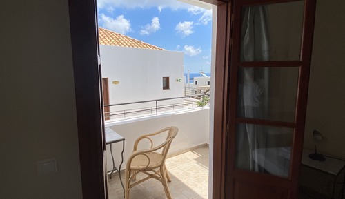 Suite junior, vistas parciales al mar