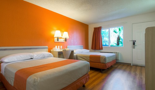 Habitación estándar, 2 camas dobles, accesible para personas con discapacidad, no fumadores