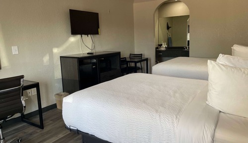 Habitación, 2 camas de matrimonio, no fumadores (Mobility/Hearing, Roll-In shower)