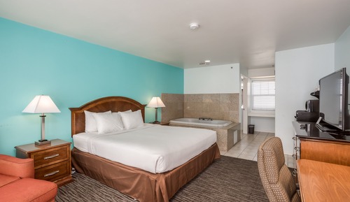 Habitación, 1 cama de matrimonio grande, vistas parciales al mar