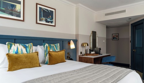 Habitación superior con 1 cama doble o 2 individuales