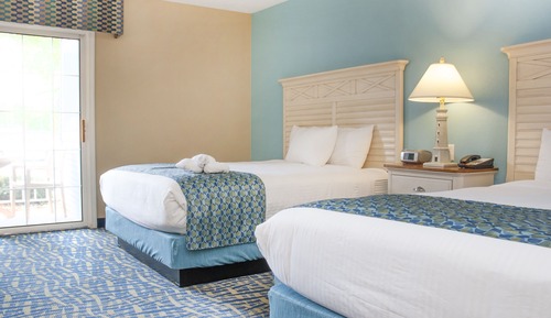 Habitación estándar, vistas a la playa (1 King and 1 Queen Bed - 1st Floor)