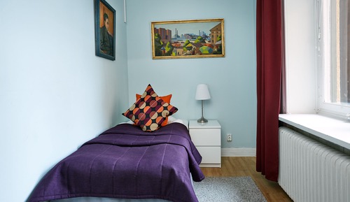 Habitación individual, baño compartido (Located in corridor)