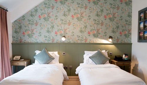 Habitación superior con 2 camas individuales