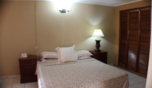 One Bedroom King Apartment