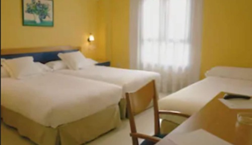 Standard room + extra bed Child