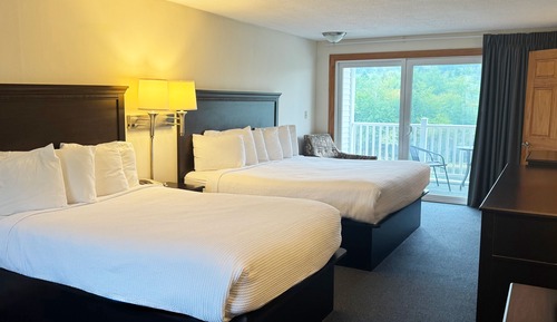 Habitación, varias camas, vistas al lago, junto al lago