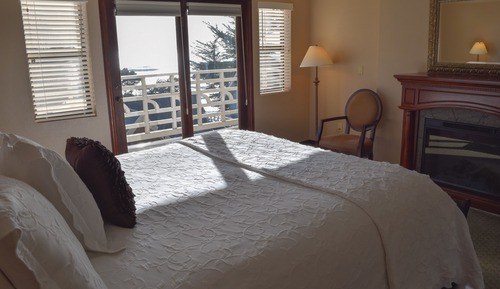 Habitación, 1 cama de matrimonio grande, vistas parciales al mar