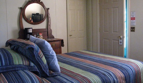 Habitación Confort con 1 cama doble o 2 individuales, baño privado (CH Suite 2)