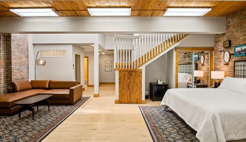 Suite (Top of the Town)