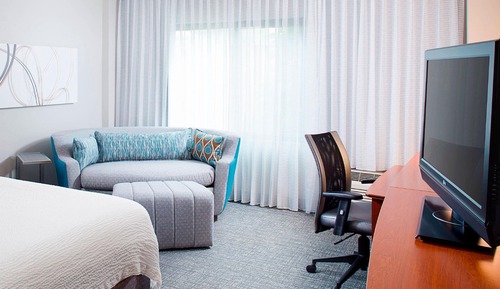 Habitación, 1 cama de matrimonio grande con sofá cama (Mobility/Hearing Accessible, Tub)