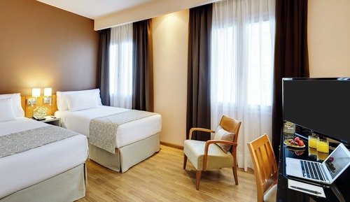 Habitación clásica con 2 camas individuales