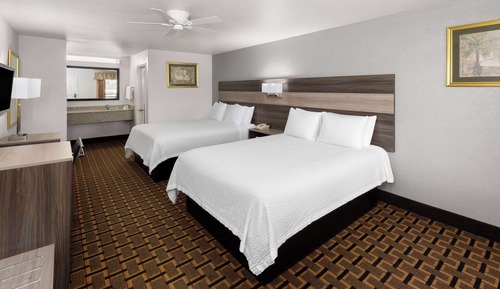 Habitación, 2 camas de matrimonio, fumadores (Second Floor)