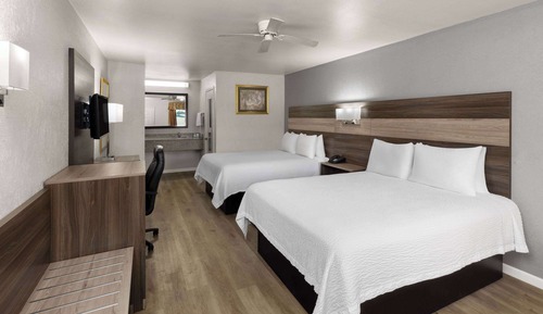 Habitación, 2 camas de matrimonio, no fumadores (First Floor)