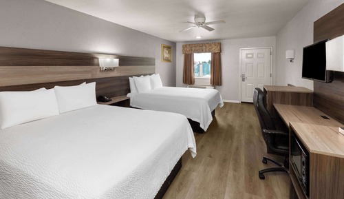 Habitación, 2 camas de matrimonio, fumadores (First Floor)