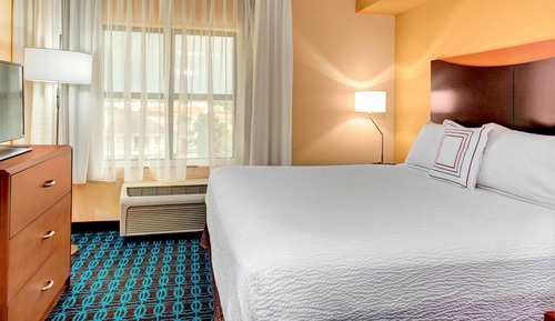 Estudio, 1 cama de matrimonio grande con sofá cama
