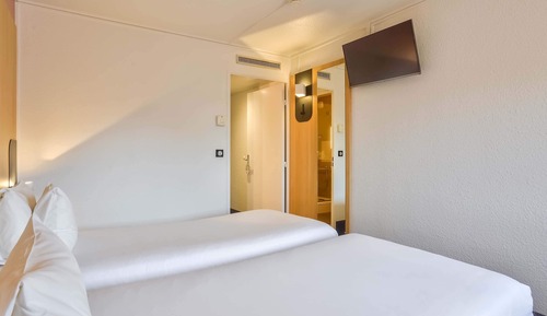 Habitación con 2 camas individuales