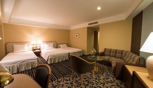 Habitación triple superior, no fumadores (Town View)