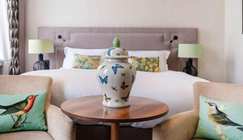 Habitación Deluxe doble, 1 cama de matrimonio grande, baño privado, vistas a la ciudad