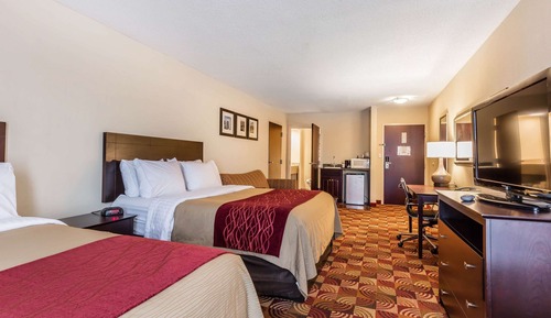 Suite, varias camas, no fumadores (2 Queen, 2 Person Sofa Bed)