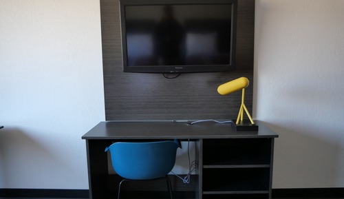Habitación básica, 2 camas de matrimonio, frigorífico y microondas