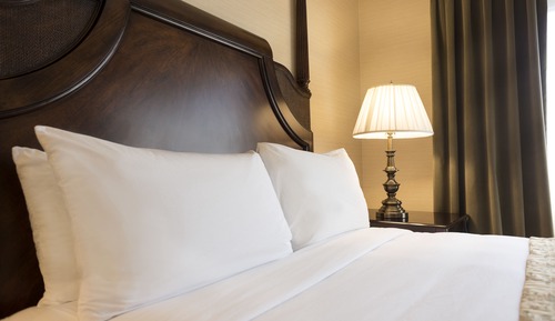 Habitación, 1 cama de matrimonio con sofá cama (ADA Queen Accessible)