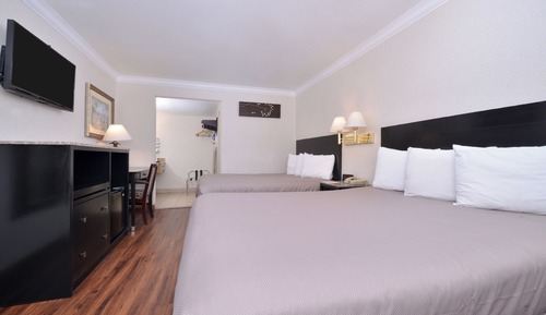 2 King Beds Suite Non Smoking