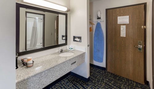 Habitación, 1 cama de matrimonio grande, accesible para personas con discapacidad (Accessible Tub)