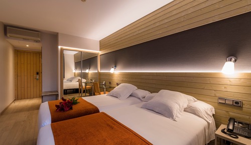 Habitación con 2 camas individuales