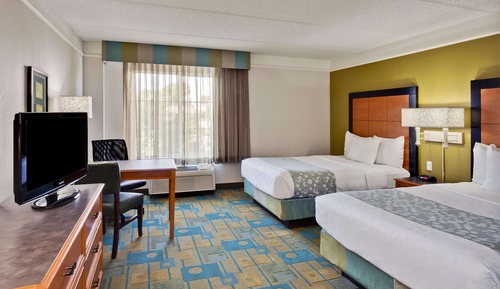 Habitación, 2 camas dobles, accesible para personas con discapacidad (Mobility/Hearing Accessible)