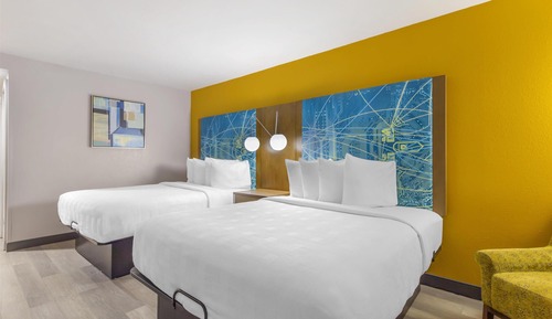 Suite, 2 camas de matrimonio, no fumadores, frigorífico y microondas (with Sofabed)