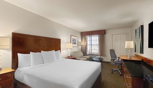 Executive Suite-Non-Smoking