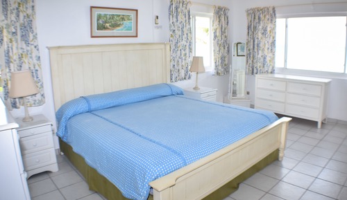Apartamento, 3 habitaciones, cocina, frente a la playa